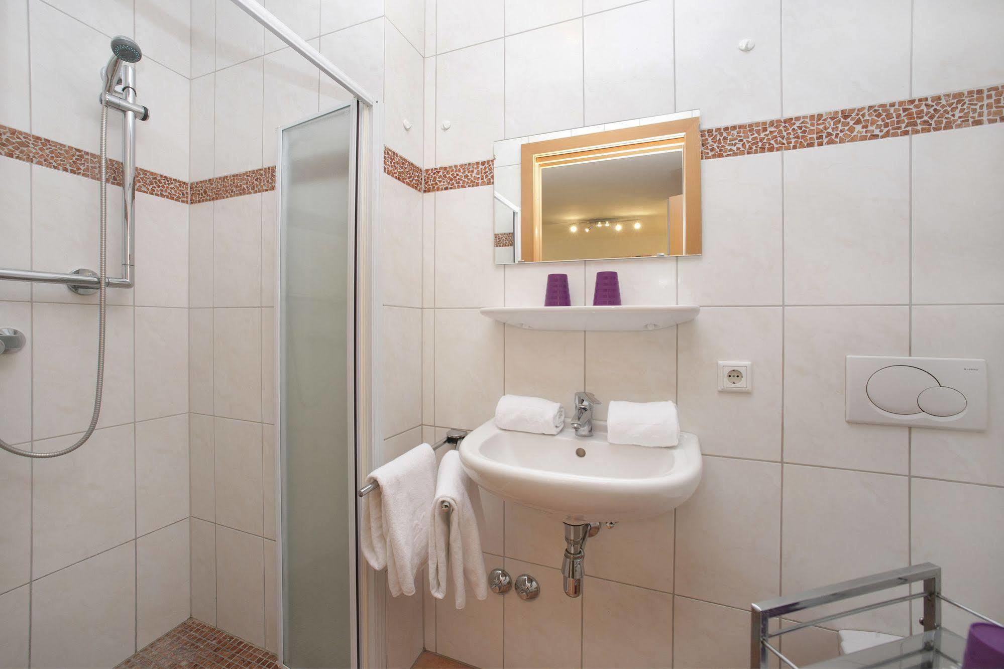 Apartments Maiskogelblick Пиезендорф Екстериор снимка